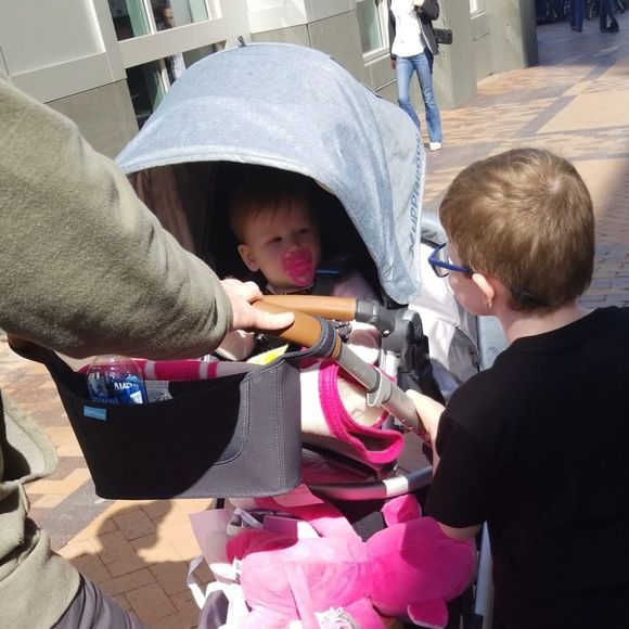 Meet your Posher, Mercedes - Picture 1 of 1